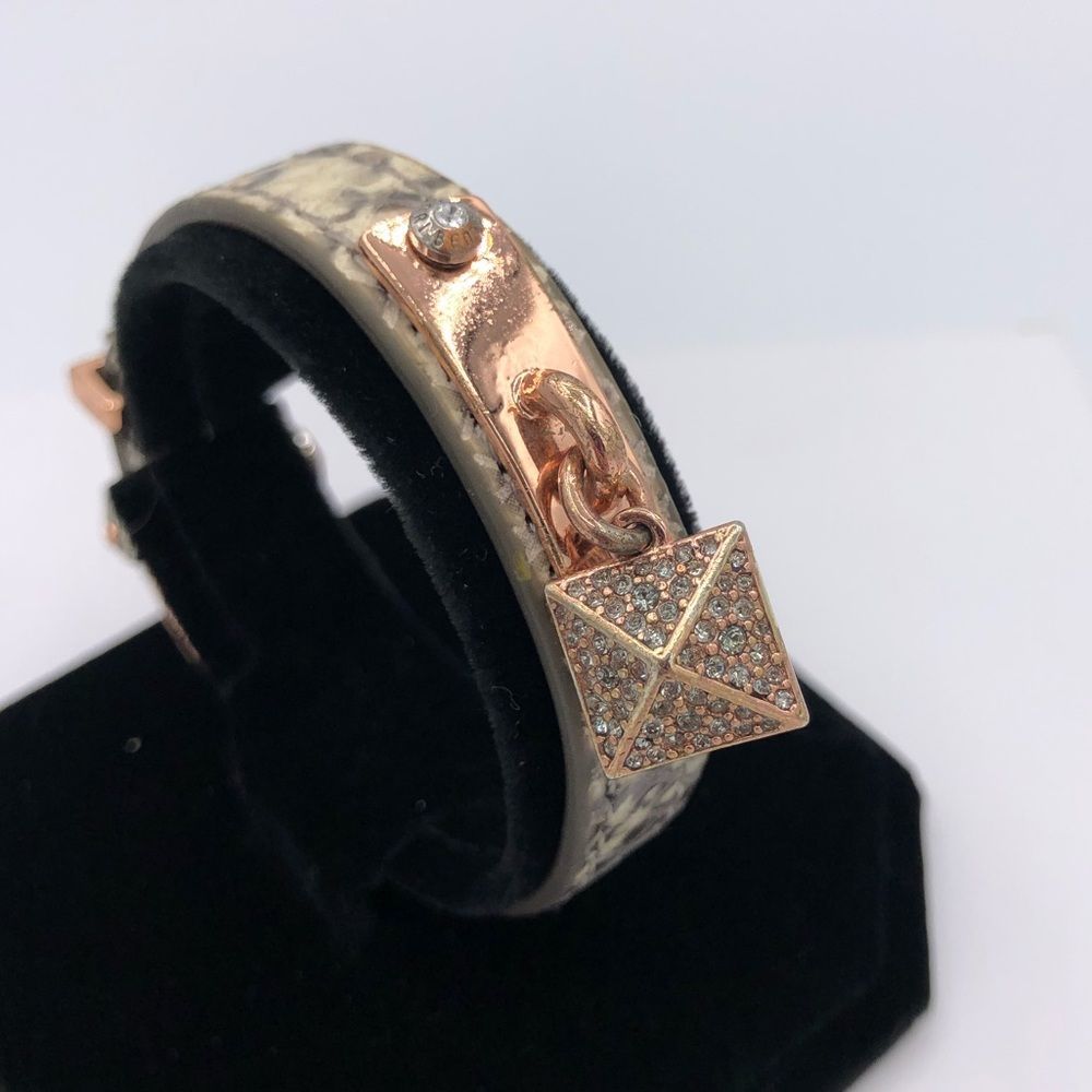 Henri Bendel Snakeskin Leather Rose Gold Adjustable Bracelet Rhinestone Pyramid 30$